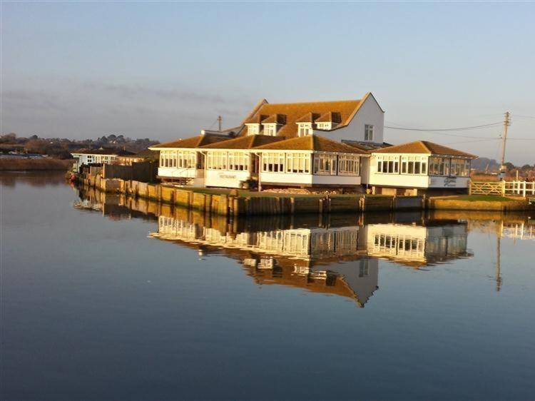 The Boardwalk Villa West Bay Ngoại thất bức ảnh