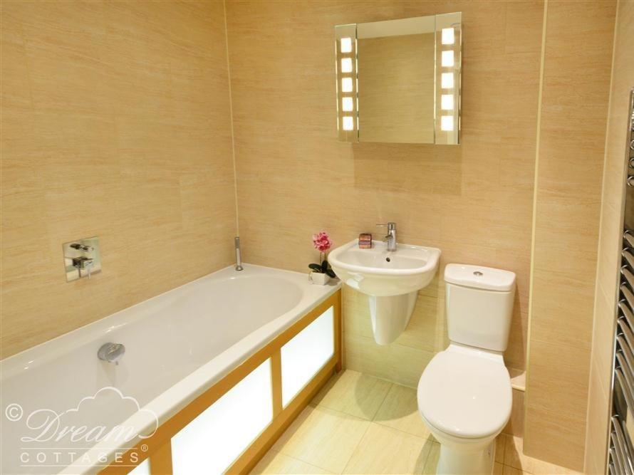 The Boardwalk Villa West Bay Ngoại thất bức ảnh